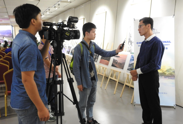 “腾讯加紧清理微信谣言 已冻结365万个帐号”
