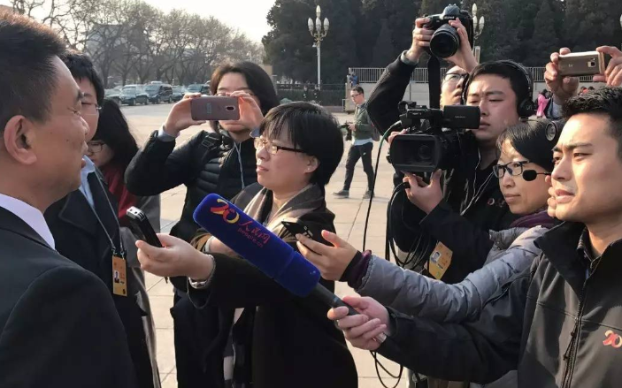 “萝莉变大妈，我们工人有话说”