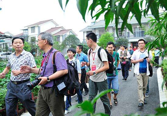 “我要为失地农民说几句话”