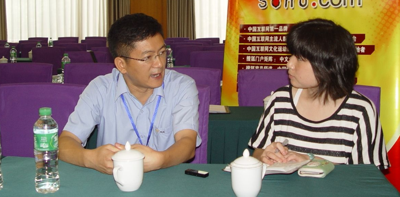 “三分钟红黄蓝股价下跌超五成，幼教领域恐慌来袭”